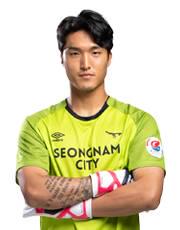 https://img.heibaitiyuz.com.cn/img/football/player/6236464638a1d95d8560c4330a0b4cc7.jpg