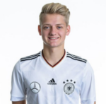 https://img.heibaitiyuz.com.cn/img/football/player/885db6bd0e1c1a3a3534f1c140cba769.jpg